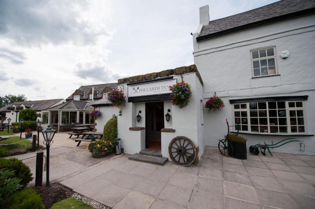 Pollards Inn Willaston  エクステリア 写真