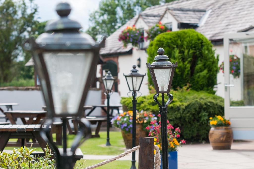 Pollards Inn Willaston  エクステリア 写真